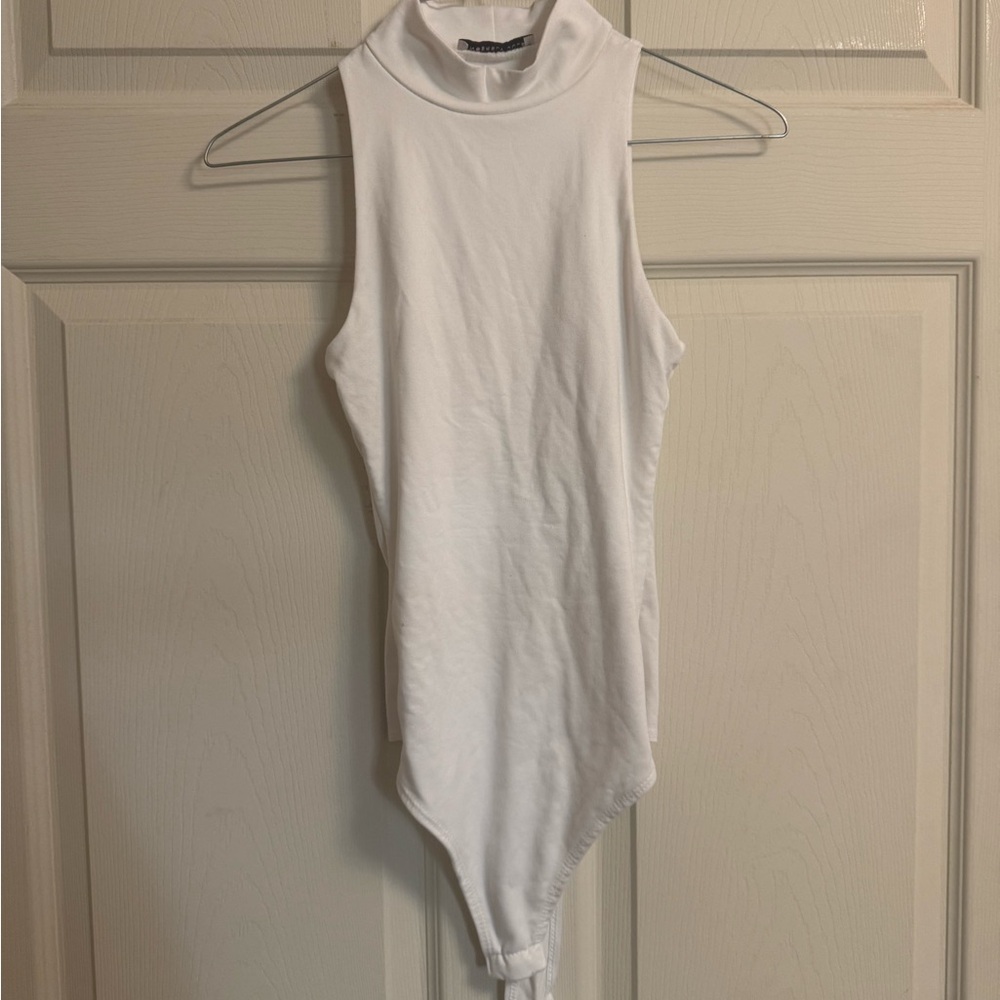 White sleeveless bodysuit